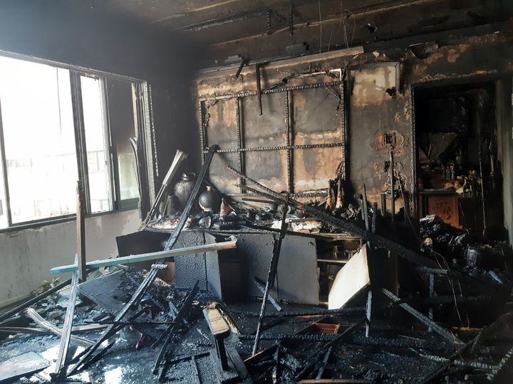 [부산=뉴시스] 28일 오후 4시20분께 부산 해운대구의 한 건물 4층 법당에서 불이 났다. (사진=부산소방재난본부 제공) 2025.04.29. photo@newsis.com *재판매 및 DB 금지