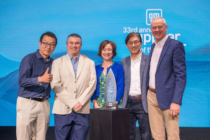 [서울=뉴시스] HL만도와 제너럴모터스(GM) 관계자들이 우수 협력사 선정을 기념해 촬영하는 모습. (사진=HL만도) 2025.04.29 photo@newsis.com *재판매 및 DB 금지 *재판매 및 DB 금지