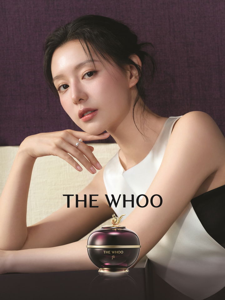 [서울=뉴시스] LG생활건강의 코스메틱 브랜드 더후가 럭셔리 안티에이징 '환유' 5세대 제품을 새로 선보였다고 29일 밝혔다. (사진=LG생활건강 제공) *재판매 및 DB 금지