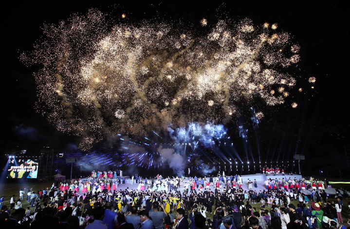 [밀양=뉴시스] 밀양강 오딧세이. (사진=밀양시 제공) 2025.04.29. photo@newsis.com *재판매 및 DB 금지