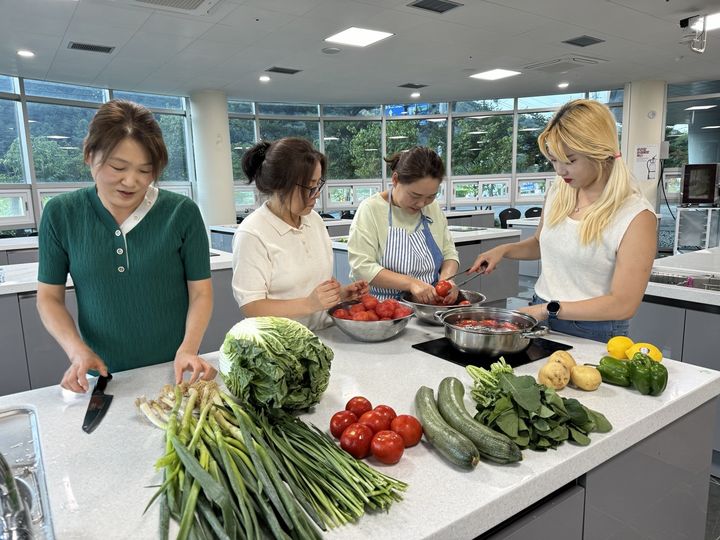 횡성 더덕한우김밥 '산림치유음식 개발·보급' 선정. *재판매 및 DB 금지