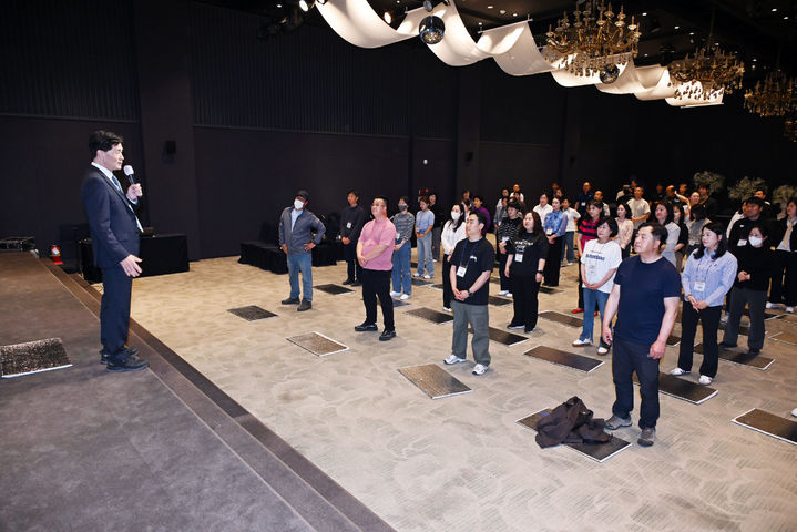 [밀양=뉴시스] 공무직 연찬회를 하고 있다. (사진=밀양시 제공) 2025.04.29. photo@newsis.com *재판매 및 DB 금지