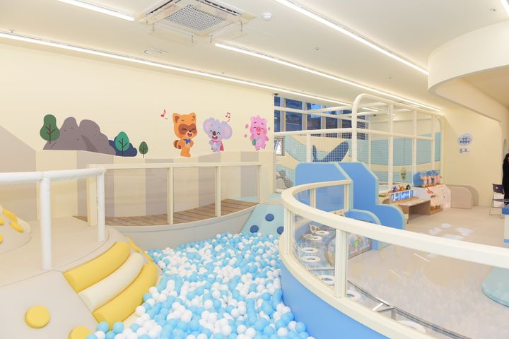 롯데는 지난해 12월 울산 남구 육아종합지원센터에 맘편한 놀이터 29호점을 오픈했다. (사진=롯데지주 제공) *재판매 및 DB 금지