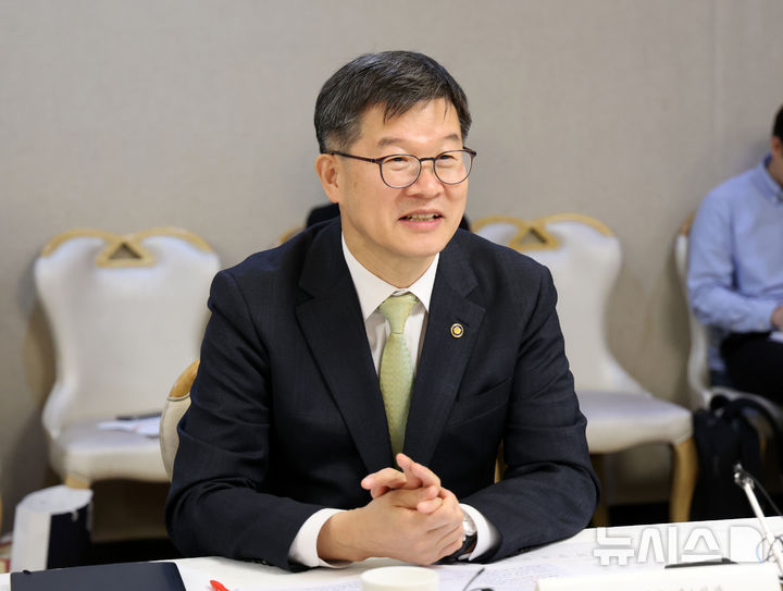 [서울=뉴시스] 배훈식 기자 = 이기일 보건복지부 1차관. 2025.04.29. dahora83@newsis.com