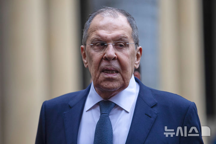 美 베네수 공격에 러 "깊은 우려·비난…대화 통한 해결 중요"