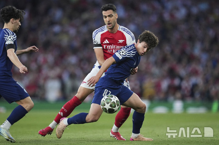 [런던=AP/뉴시스]PSG, 아스널과 UCL 준결승 1차전서 1-0 승리. 2025.04.29.