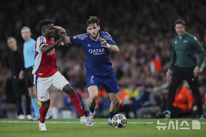 [런던=AP/뉴시스]PSG, 아스널과 UCL 준결승 1차전서 1-0 승리. 2025.04.29.