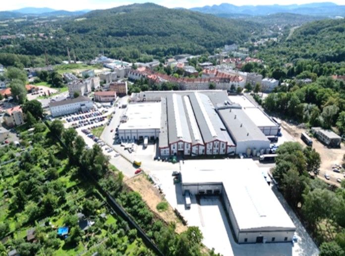 [서울=뉴시스] 폴란드 바우브지흐시에 있는 HL만도의 MCP 제2공장 전경. HL만도가 과거 탄광 장비 업체의 폐산업 시설을 재활용해 만든 공장이다. (사진=HL그룹 제공) 2025.04.30 photo@newsis.com *재판매 및 DB 금지