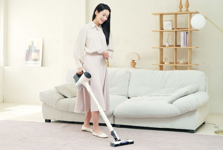 [서울=뉴시스]LG전자가 AI로 고객의 사용 패턴을 분석해 청소기의 흡입력을 알아서 조절해 주는 무선청소기 'LG 코드제로 오브제컬렉션 A9 AI'을 출시했다. (사진 = 업체 제공) 2025.04.30. photo@newsis.com *재판매 및 DB 금지