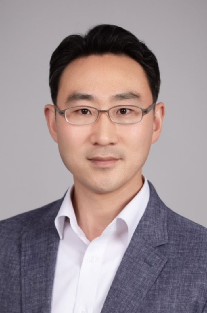 서강대 전자공학과의 김영욱 교수가 '2025 방송통신산업기술개발사업'에 최종 선정됐다. 사진은 김영욱 교수. (사진=서강대 제공) *재판매 및 DB 금지