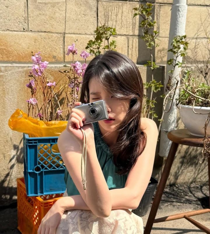[서울=뉴시스] 아이유. (사진=아이유 인스타그램 캡처) 2025.04.30. photo@newsis.com *재판매 및 DB 금지
