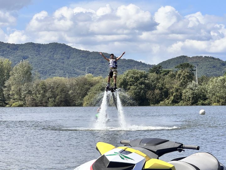 [의성=뉴시스] 의성군 율정호수상레저센터에서 다양한 수상레저 프로그램을 운영한다. (사진=의성군 제공) 2025.05.01. photo@newsis.com *재판매 및 DB 금지
