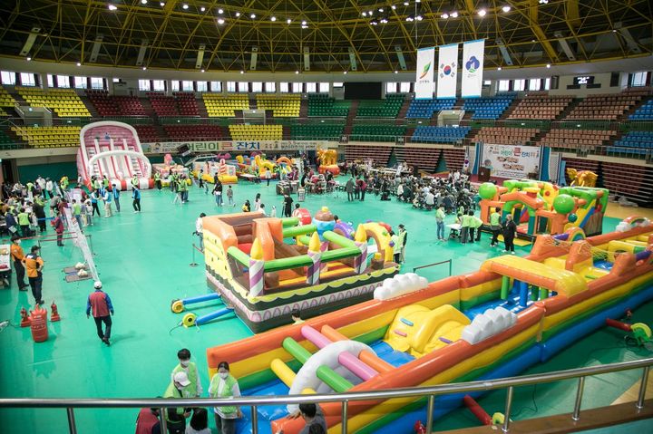[군산=뉴시스] 어린이날 기념행사. (사진=군사시 제공) *재판매 및 DB 금지