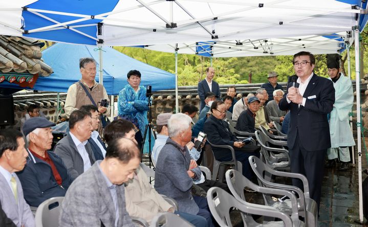 [보령=뉴시스] '경순왕 영모대제'에 참석, 인사말하는 김동일 보령시장. (사진=보령시청 제공) *재판매 및 DB 금지