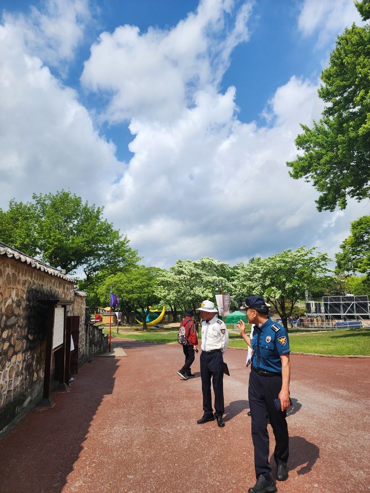 [진주=뉴시스]진주경찰서, 경남도민체전 등 행사장 현장 점검.(사진=진주경찰서 제공).2025.05.01.photo@newsis.com *재판매 및 DB 금지