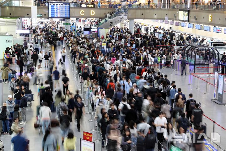 [부산=뉴시스] 하경민 기자 = 사진은 김해국제공항 전경모습. 2025.07.17. yulnetphoto@newsis.com