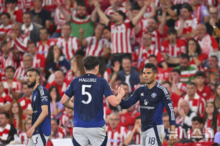 [빌바오=AP/뉴시스] 잉글랜드 프로축구 프리미어리그(EPL) 맨체스터 유나이티드의 카세미루. 2025. 5. 1.