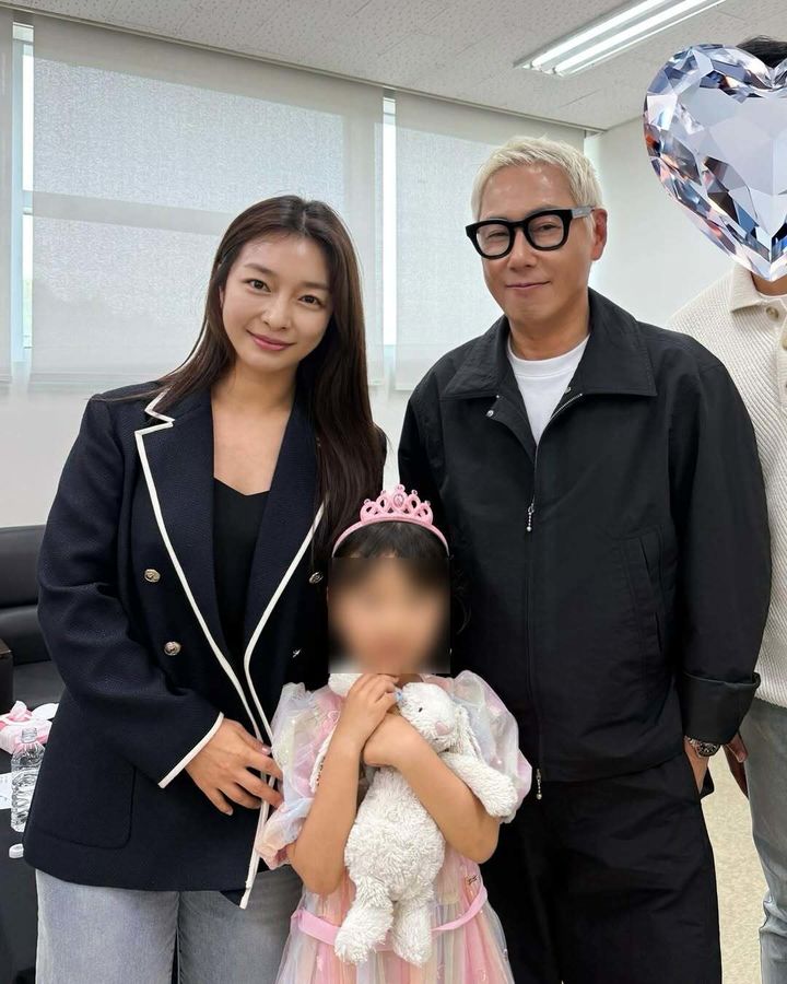 [서울=뉴시스] 이상미·윤종신·이상미 딸 (사진=인스타그램 캡처) 2025.05.02. photo@newsis.com *재판매 및 DB 금지