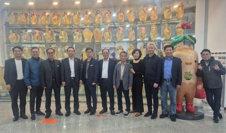 [금산=뉴시스] 세계한인무역협회 월드옥타 회원 금산 홍보대사 지역 투어. *재판매 및 DB 금지