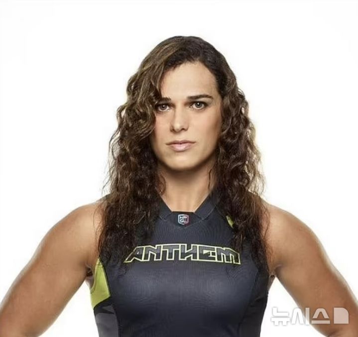 [서울=뉴시스]성전환 선수 아나 칼다스(47).(사진=페이스북)