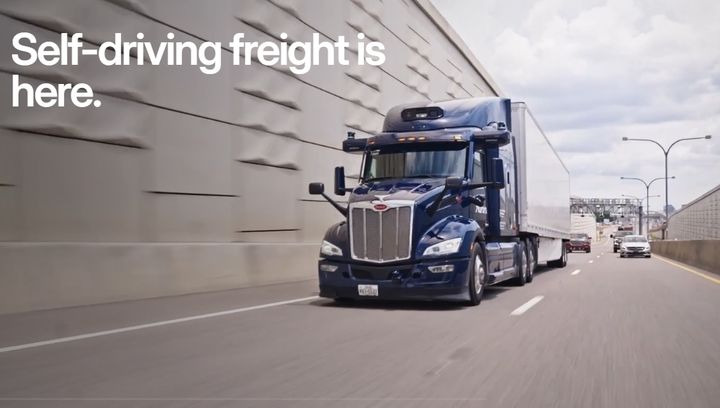 [서울=뉴시스] 무인 자율주행 대형 트럭이 추적 차량의 감독 없이 미국의 공공도로를 달렸다. (사진=오로라 이노베이션 누리집 캡처) 2025.05.02. *재판매 및 DB 금지