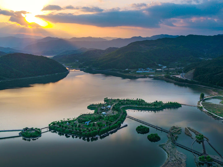 [양구=뉴시스] 한반도섬 전경. (사진=양구군) *재판매 및 DB 금지