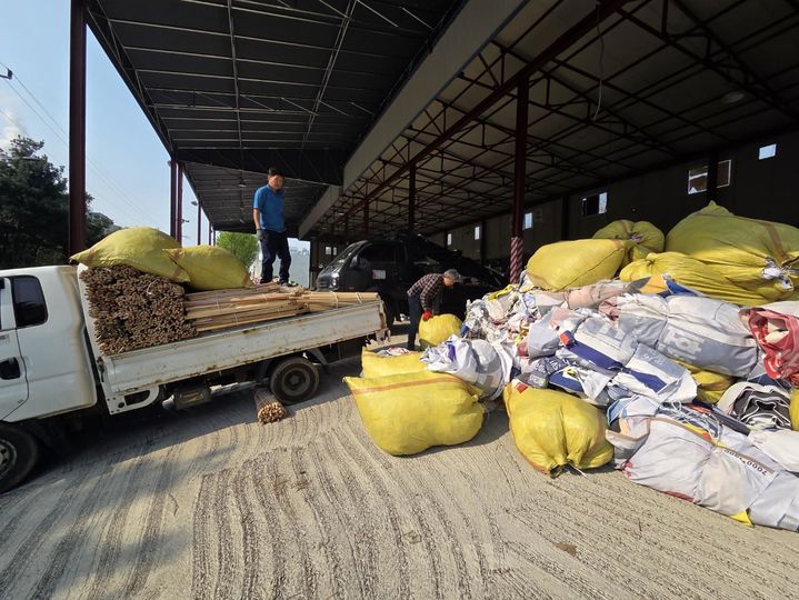 [서울=뉴시스] 집하된 현수막. 2025.05.06. (사진=서울시 제공) *재판매 및 DB 금지