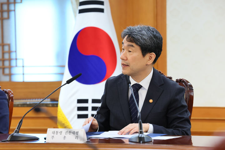 [서울=뉴시스] 고범준 기자 = 이주호 대통령 권한대행 부총리 겸 교육부 장관. (사진=교육부 제공) 2025.05.02. bjko@newsis.com *재판매 및 DB 금지