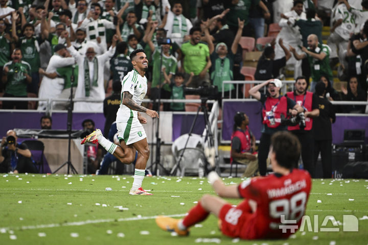 [제다=AP/뉴시스] 사우디아라비아 프로축구 프로페셔널리그 알아흘리의 갈레노. 2025. 5. 3.