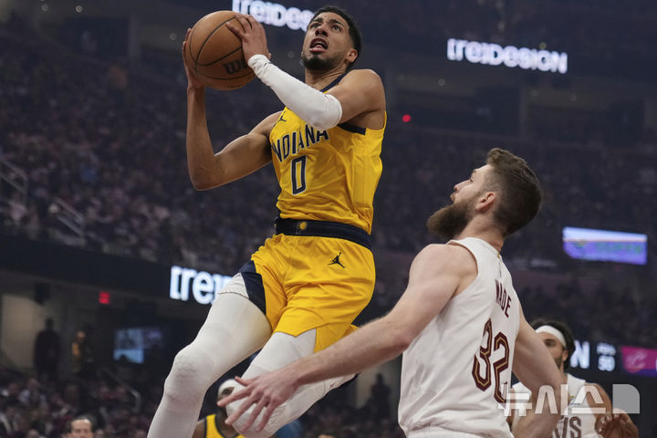 [클리블랜드=AP/뉴시스] 미국프로농구(NBA) 인디애나 페이어스의 타이리스 할리버튼. 2025. 5. 4.
