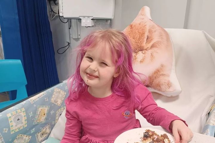 [뉴시스] 희귀 뇌종양을 앓고 있는 다섯 살 소녀 로지 하살. (사진=PA Real Life) *재판매 및 DB 금지