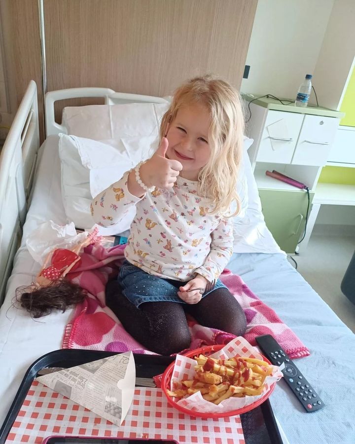 [뉴시스] 희귀 뇌종양을 앓고 있는 다섯 살 소녀 로지 하살. (사진=PA Real Life) *재판매 및 DB 금지