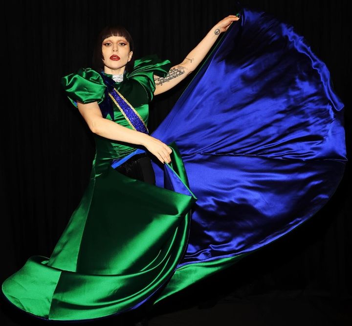 [서울=뉴시스] 브라질 리우데자네이루 코파카바나 해변에서 공연하는 레이디 가가.(사진=레이디 가가 인스타그램 갈무리) *재판매 및 DB 금지