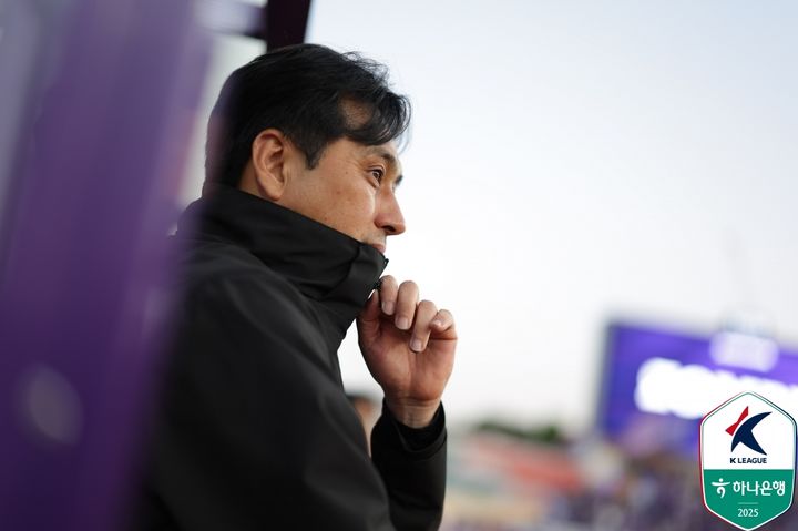 [안양=뉴시스]K리그1 안양 유병훈 감독. (사진=한국프로축구연맹 제공)