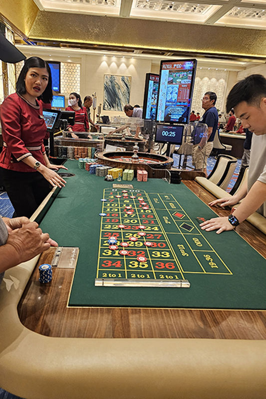 필리핀 마닐라의 한 카지노에서 고객들이 게임을 즐기고 있다.(사진=뉴시스) *재판매 및 DB 금지
