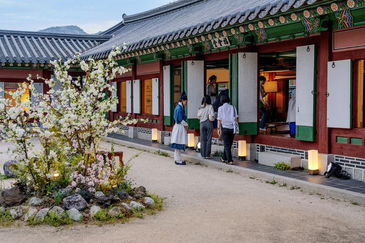 [서울=뉴시스] 경복궁 소주방 권역 '수라간 시식공감' (사진=국가유산청 제공) 2025.05.07. photo@newsis.com *재판매 및 DB 금지