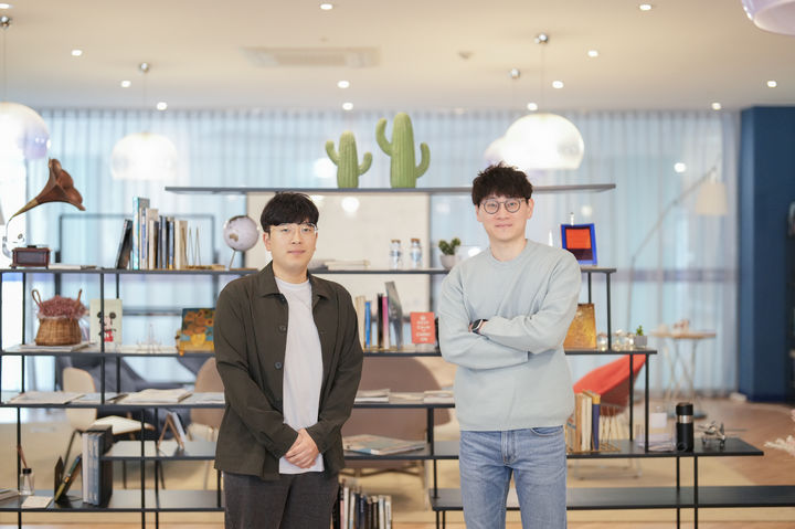 [울산=뉴시스] 구미현 기자 = UNIST 연구진. 이재준 연구원(좌측)과 윤성환 교수(우측) photo@newsis.com *재판매 및 DB 금지