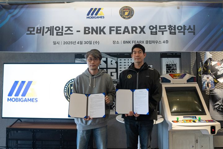 (왼쪽)김인범 모비게임즈 CIO, (오른쪽)임정현 SBXG 대표. (사진=모비데이즈) *재판매 및 DB 금지
