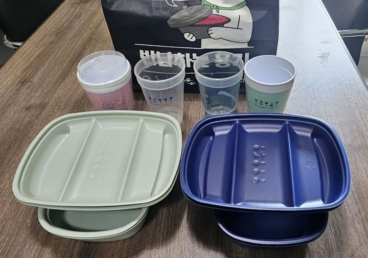[구미=뉴시스] 다회용기 세트. (사진=구미시 제공) 2025.05.07. photo@newsis.com *재판매 및 DB 금지