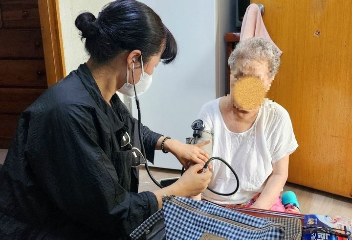 [서울=뉴시스] 서대문구, 살던 곳에서 건강한 노후 보내는 건강노화(Healthy Aging) 지원. 2025.05.07. (사진=서대문구 제공) *재판매 및 DB 금지