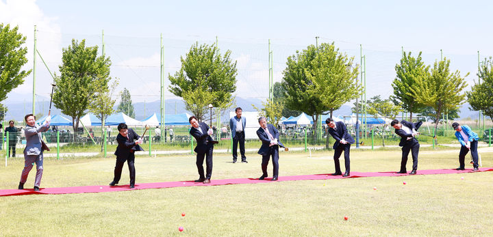 [창원=뉴시스]제3회 경남농협본부장배 시니어 파크골프대회 개최.(사진=경남농협 제공) 2025.05.07.photo@newsis.com *재판매 및 DB 금지