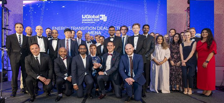 [세종=뉴시스] 한국서부발전은 지난달 30일 UAE 두바이에서 열린 IJ 글로벌 어워즈 2024에서 중동·북아프리카지역(MENA) 에너지전환 부문 올해의 프로젝트상을 수상했다고 7일 밝혔다. (사진=서부발전 제공) 2025.05.07. photo@newsis.com *재판매 및 DB 금지