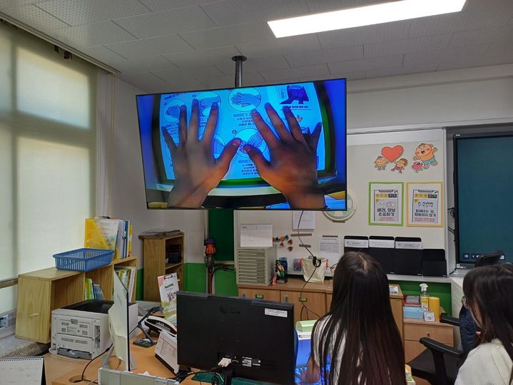 [양양=뉴시스] 손씻기 뷰박스 교육 모습.(사진=양양군 제공)photo@newsis.com *재판매 및 DB 금지