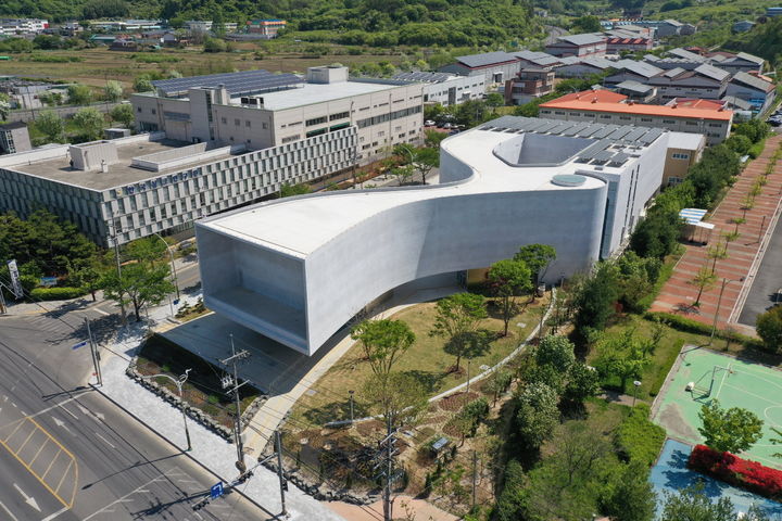[진주=뉴시스] 진주실크박물관. (사진=진주시 제공) 2025.05.07. photo@newsis.com *재판매 및 DB 금지