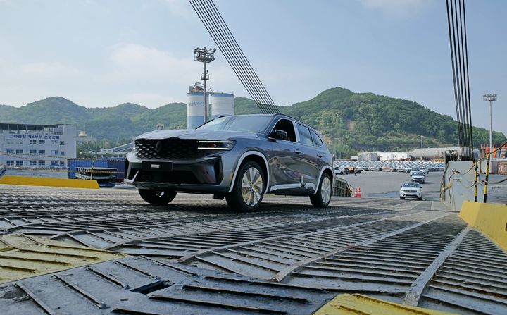 [서울=뉴시스] 르노코리아, 그랑 콜레오스 중남미 수출 초도 물량 선적. (사진=르노코리아) 2025.05.08 photo@newsis.com *재판매 및 DB 금지 *재판매 및 DB 금지