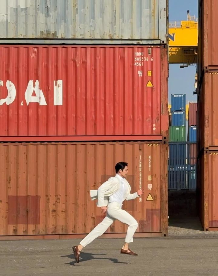 [서울=뉴시스] 김우빈. (사진=김우빈 인스타그램 캡처) 2025.05.08. photo@newsis.com *재판매 및 DB 금지