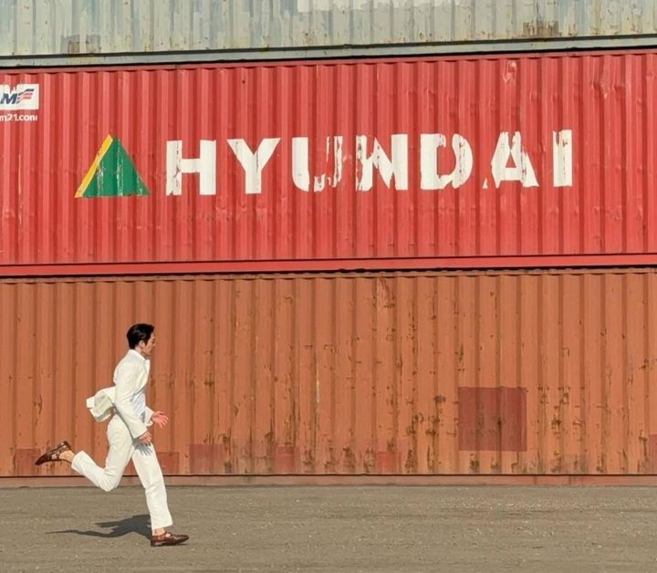 [서울=뉴시스] 김우빈. (사진=김우빈 인스타그램 캡처) 2025.05.08. photo@newsis.com *재판매 및 DB 금지