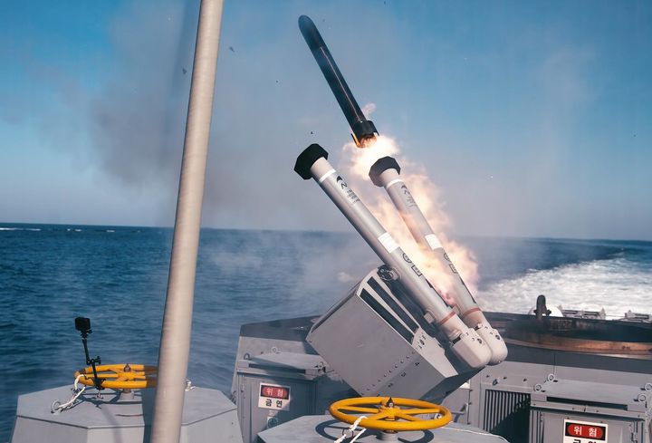 [서울=뉴시스] 대유도탄기만체계 실사격 모습. (사진=방위사업청 제공) 2025.05.08. photo@newsis.com *재판매 및 DB 금지