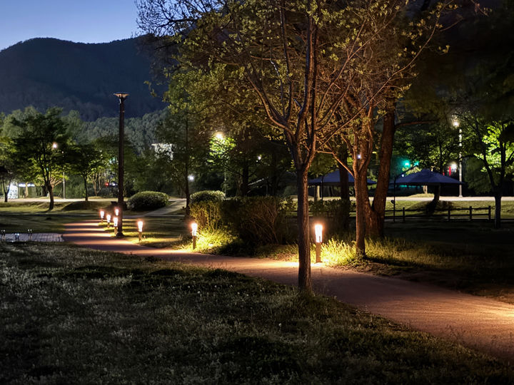 야간경관 조성 사업이 완료된 물의정원. (사진=남양주시 제공) photo@newsis.com *재판매 및 DB 금지