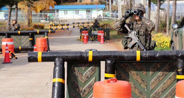 [춘천=뉴시스] 8일 육군 제2군단은 오는 12일부터 16일까지 춘천·화천·홍천 일대에서 대침투작전과 국지도발대비 능력 향상을 위한 지상협동훈련을 실시한다고 밝혔다. 육군제 2군단 제공.&nbsp; *재판매 및 DB 금지